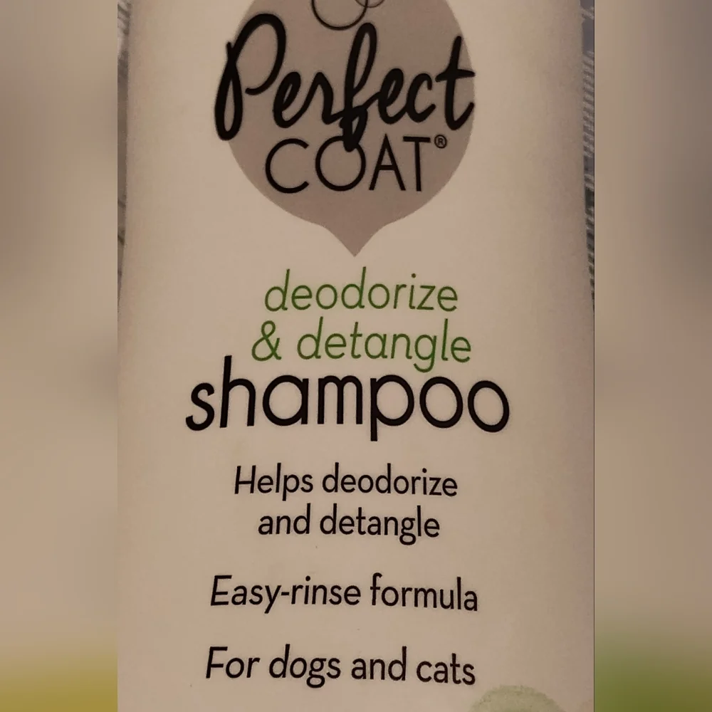 Perfect Coat Deodorize & Detangle Shampoo